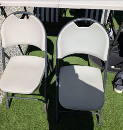 2 folding chairs