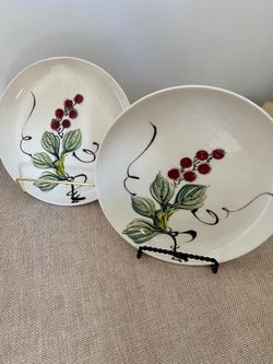 The MCM KANEDAI Japan Hand Painted 8" Grape Vine Salad Dessert Plates are a vintage set of two round stoneware plates featuring a beautiful grape vine