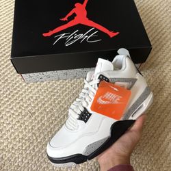 Jordan 4 White Cements Size 9.5