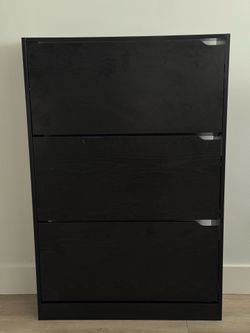 Shoe cabinet -space saver