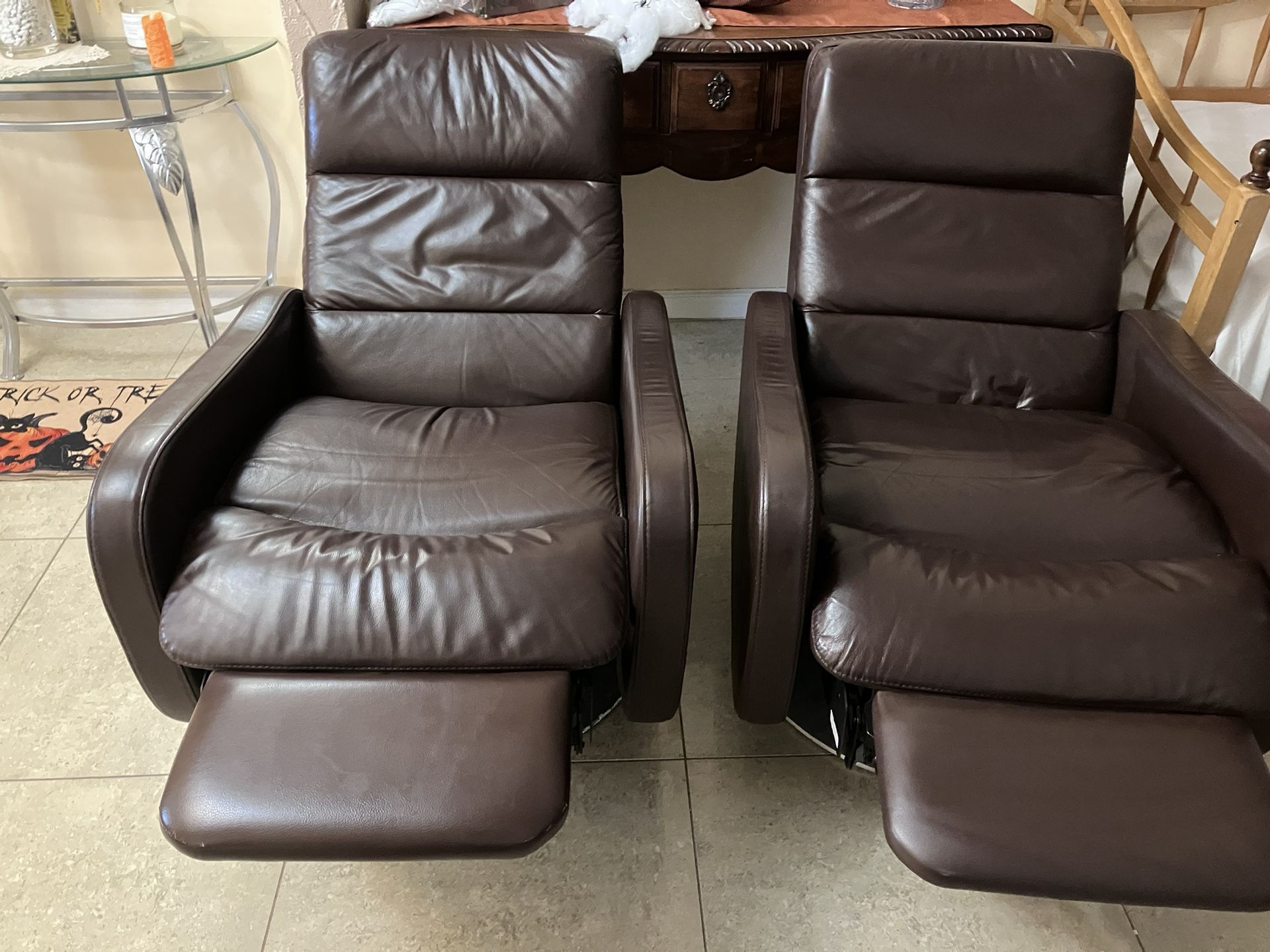 Real Leather Manual and Swivel Reclaimers 