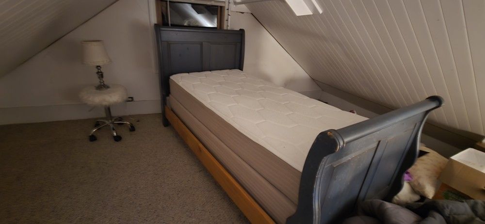 Twin Sleigh Bed With Boxspring And Mattress