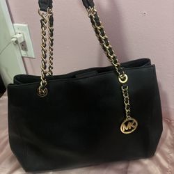 Micheal Kors purse  