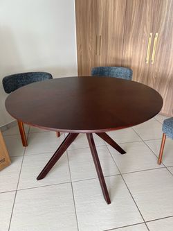 Solid wood dining table - new / still in the box*