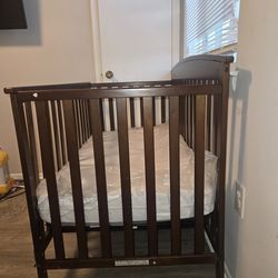 Baby crib