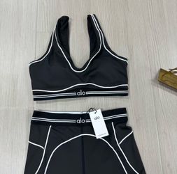 Alo Gym & Yoga Two Piece Set