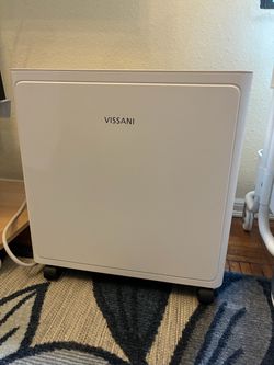 Vissani 25 pt dehumidifier up to 1500 sq