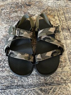 Chaco Men’s Size 8 Sandals