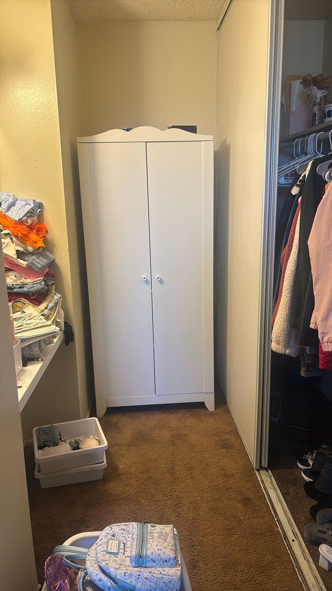 Closet White