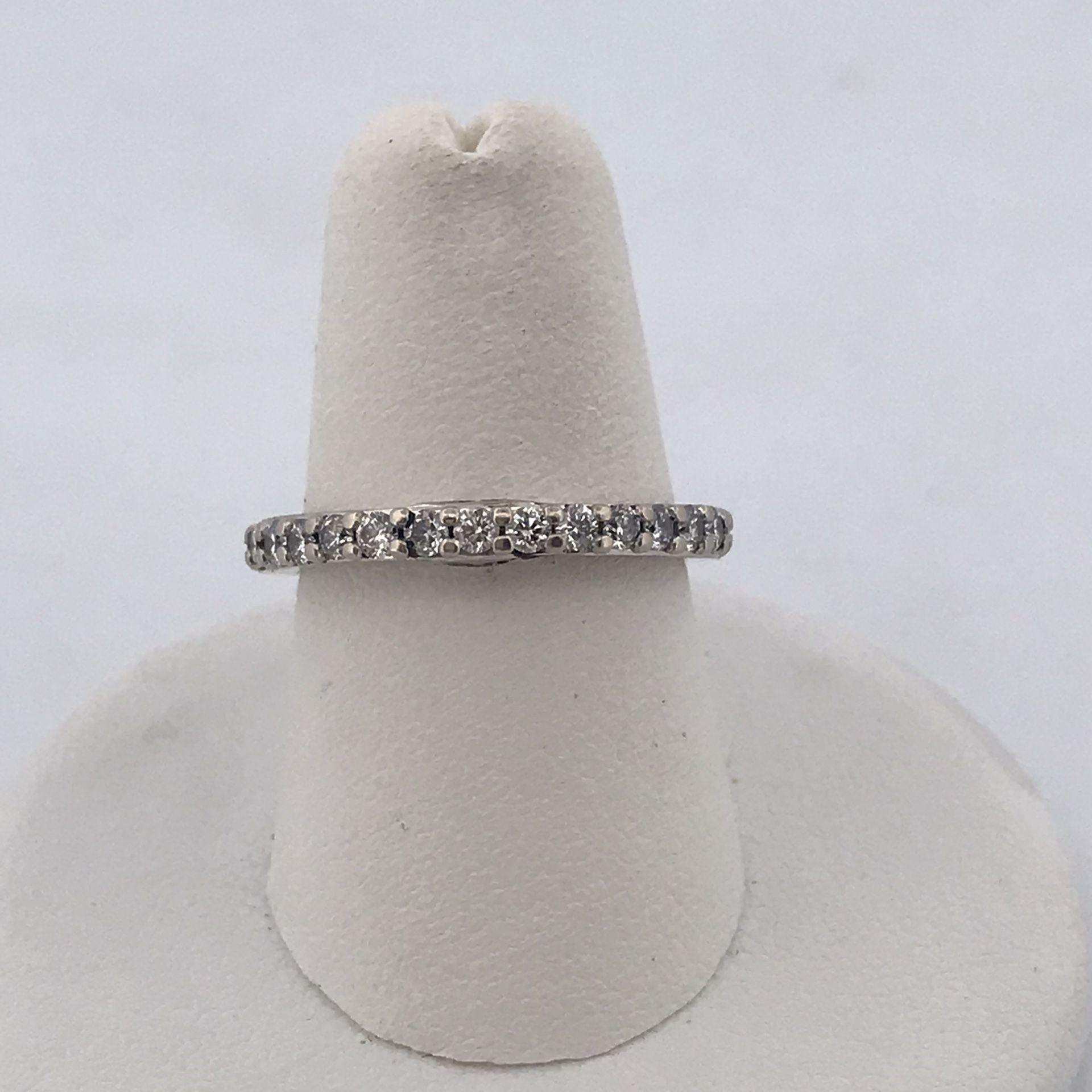14k White Gold 0.42ct Diamond band size 6.5
