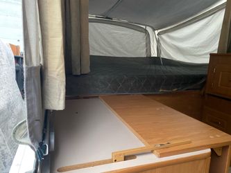 Camping trailer