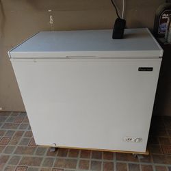 Magic chef freezer