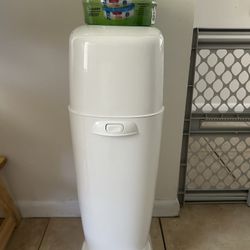 Diaper Genie With 2 Refills 