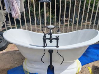 Luxury bath tub
