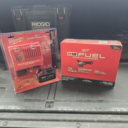 Milwaukee Grinder With Battery And Charger 