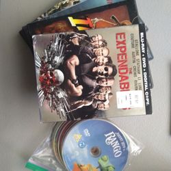 15 DVD + 2 Blu-ray Movies