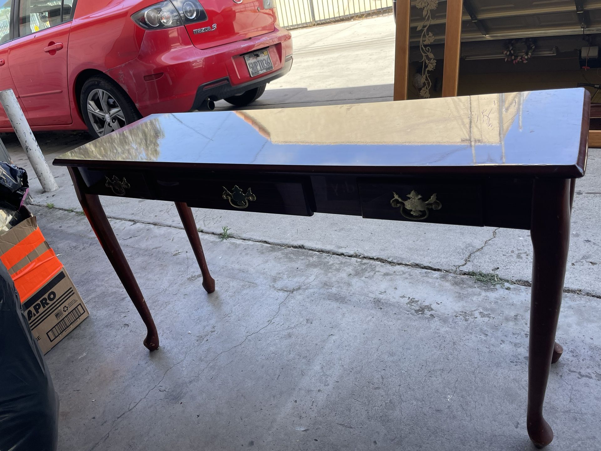 ANTIQUE TABLE BURGANDY COLOR