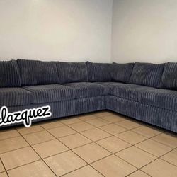 4-Piece Sectional Set
One-Arm Loveseat x 2 + Corner Wedge + Armless Chair✅️✅️