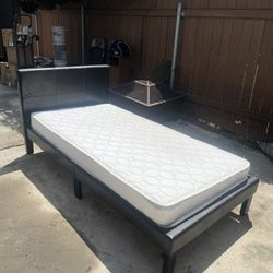 Twin Bed 