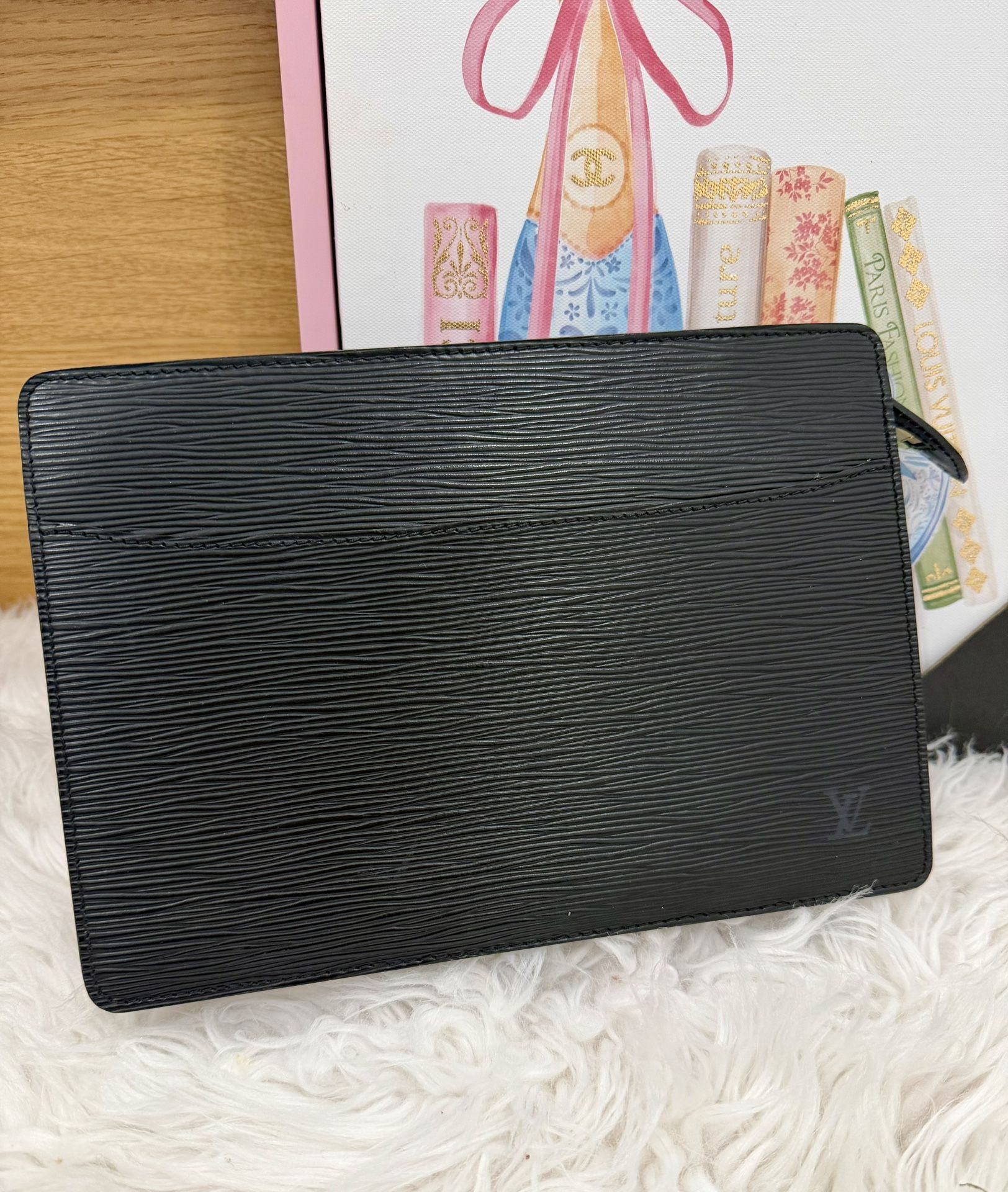 Louis Vuitton Epi Pochette Clutch Black In EUC