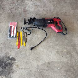 Skilsaw Reciprocating Saw 8.5 Amp + Blades