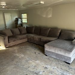 Big Sectional Couch 