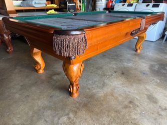 Pool Table  8ft ( free delivery & set up & new color felt of your choice
