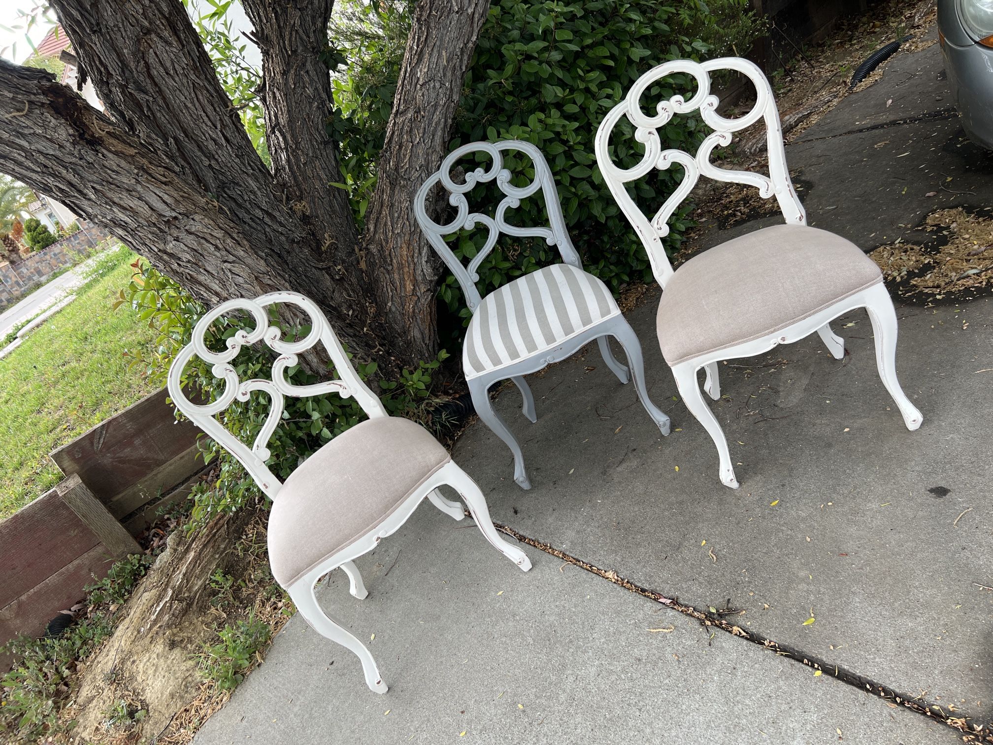 Beautiful Vintage Shabby Chic Dining Or Accent Chairs!
