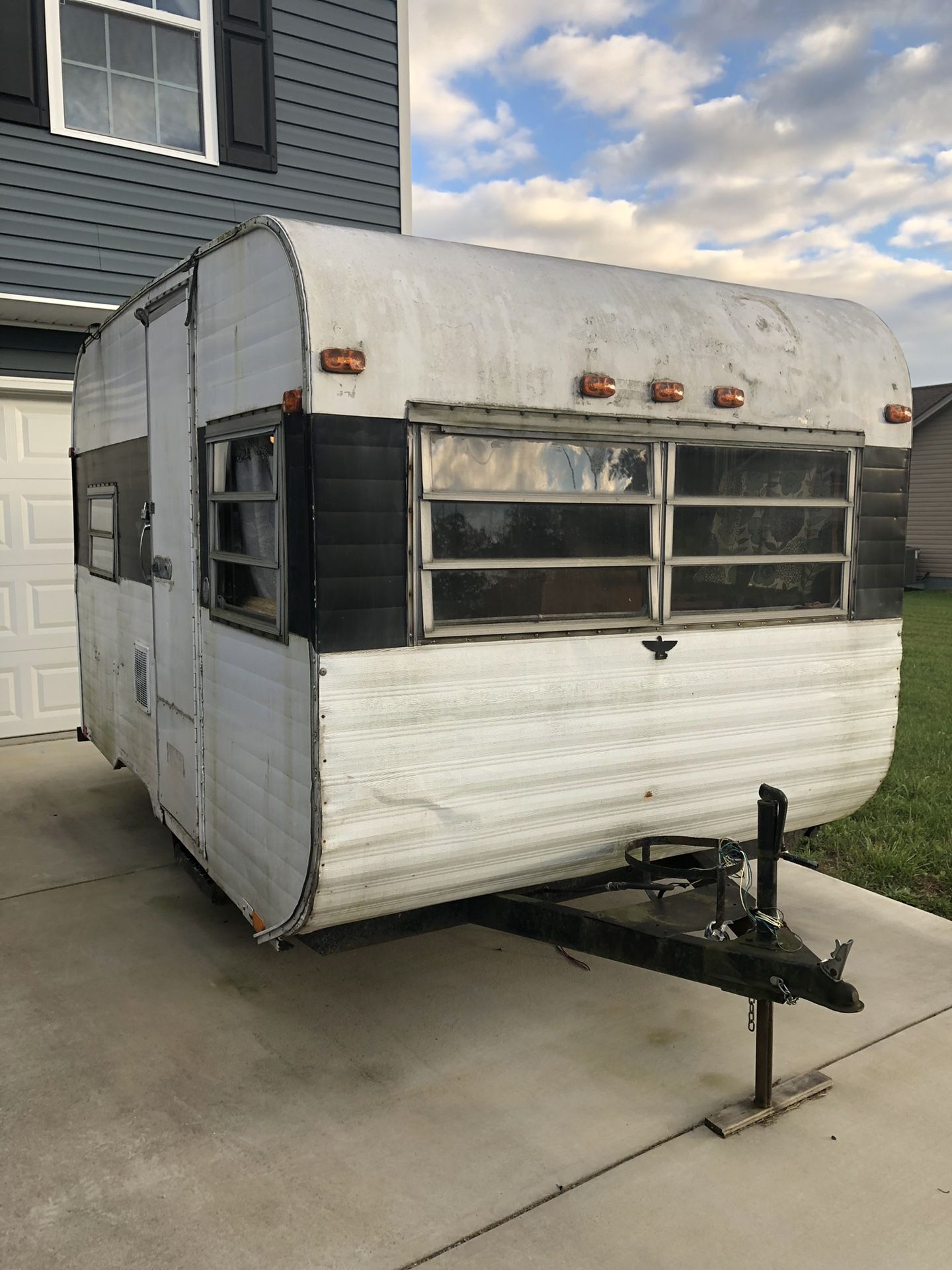 Mid 70’s 14ft travel trailer