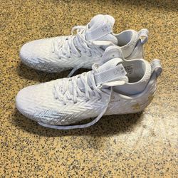 Under armor size 10.5 White football cleats