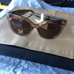 True Religion Women’s Sunglasses NewWith Tag  POLARIZED ( Please See All Pictures For Details)
