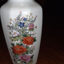 White floral japanese vase