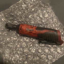 Milwaukee M12 Ratchet 