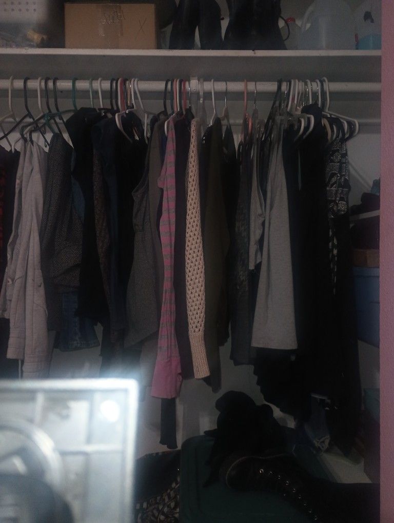 Mix Bag Clothes Jeans Sweatshirts Sweaters Tank Tops T-shirts Everything Must Go Makee A Offer