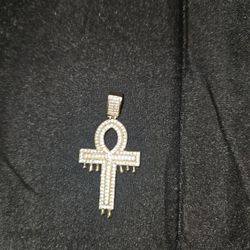 Cubic Zirconia 10k Ankh