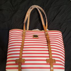 Dooney & Bourke Purse/ Hand Bag