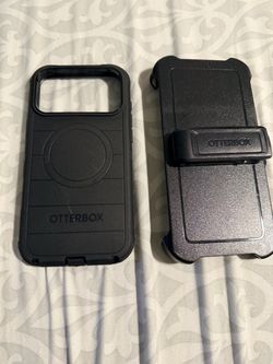 iPhone 17 pro max Otter Box case with belt clip black