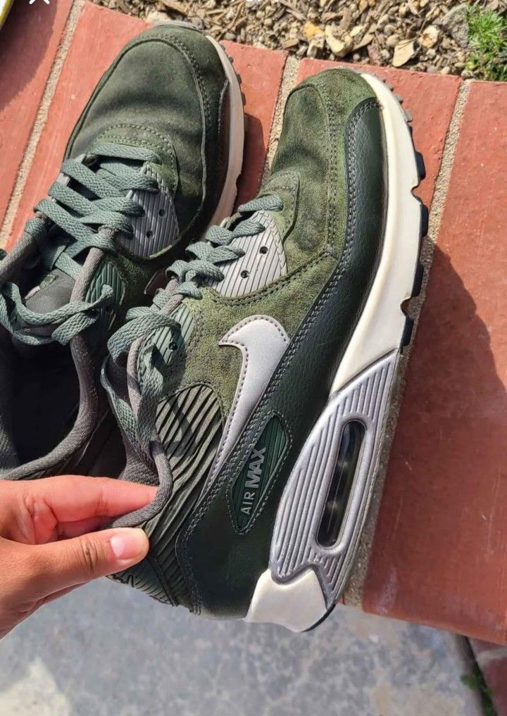Women Nike air max shoes