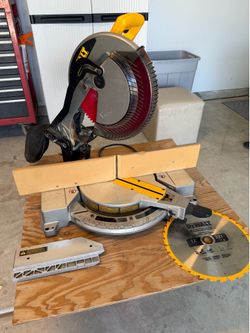 Dewalt 12” Compound Mitre Saw