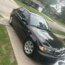 Black 2005 BMW Sedan