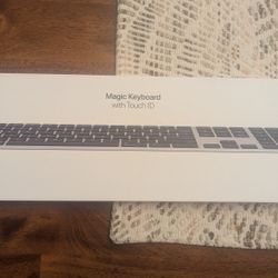 Magic keyboard with touch ID and Numeric Keypad for Mac