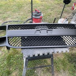 Chevy Express 2002-2006 Front Grill