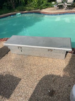 Truck toolbox tool box