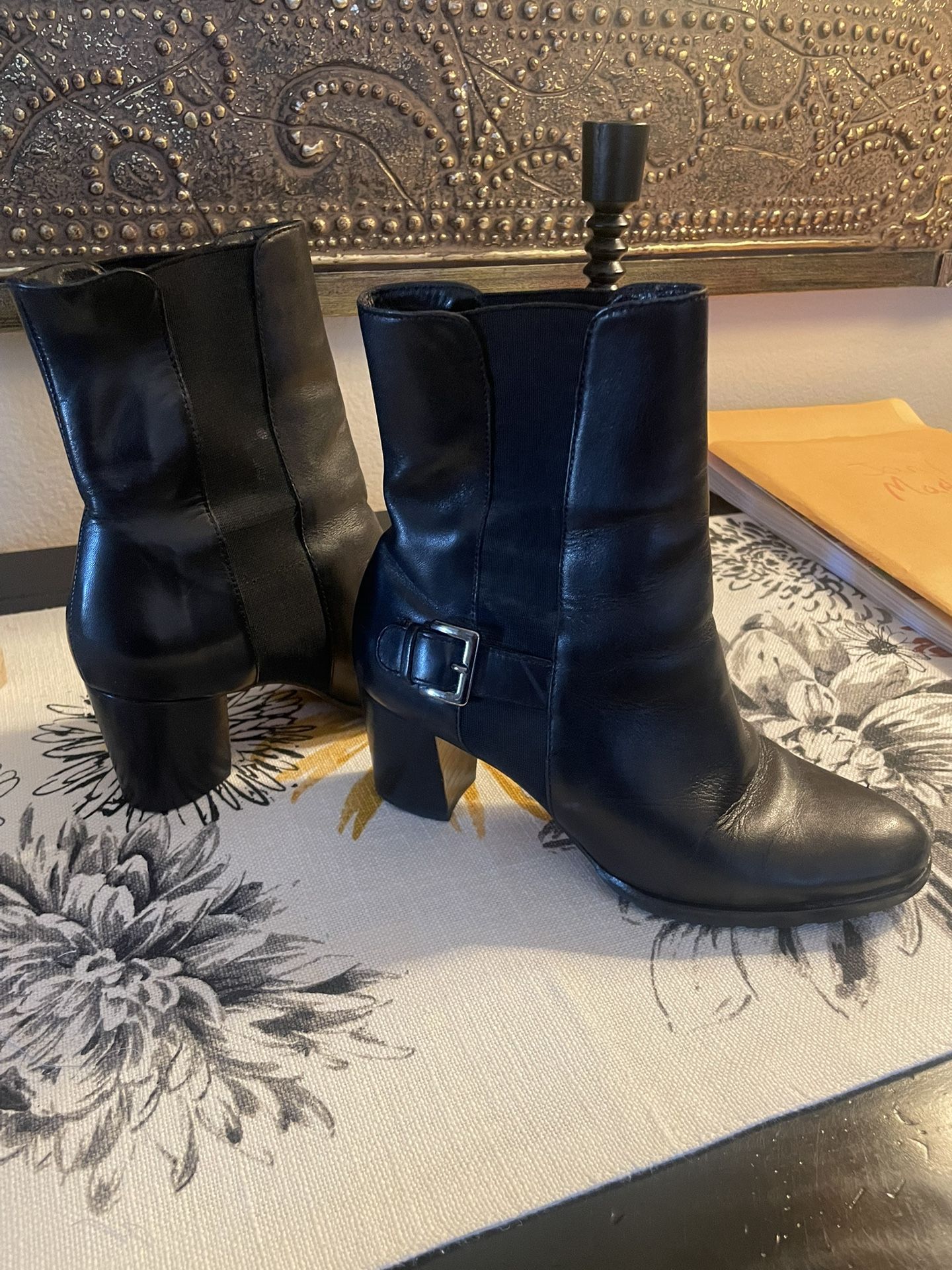 Black Leather Size 6-1/2 Cole Haan Woman’s Pull On Bootie