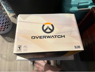 Overwatch Collector's Edition (PC) + Official Winston Plush Pillow