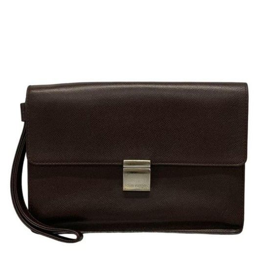 𝐋𝐨𝐮𝐢𝐬 𝐕𝐮𝐢𝐭𝐭𝐨𝐧 clutch bag