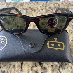 Ray-Ban Sunglasses for women's