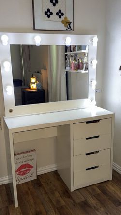Vanity Desk with Mirror