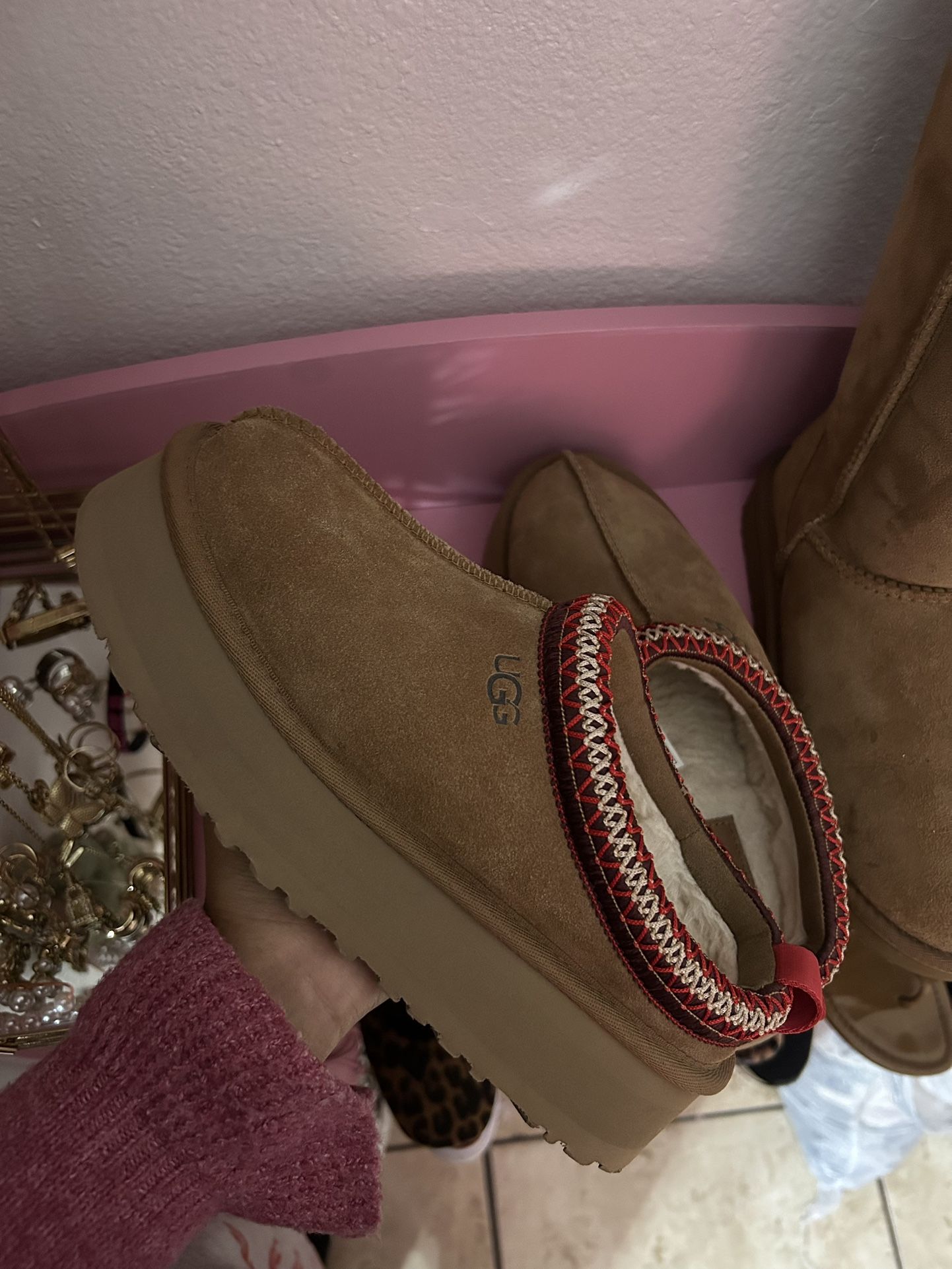 ugg tasman