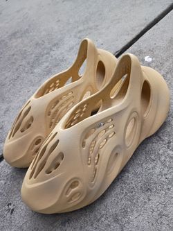 Yeezys size 11